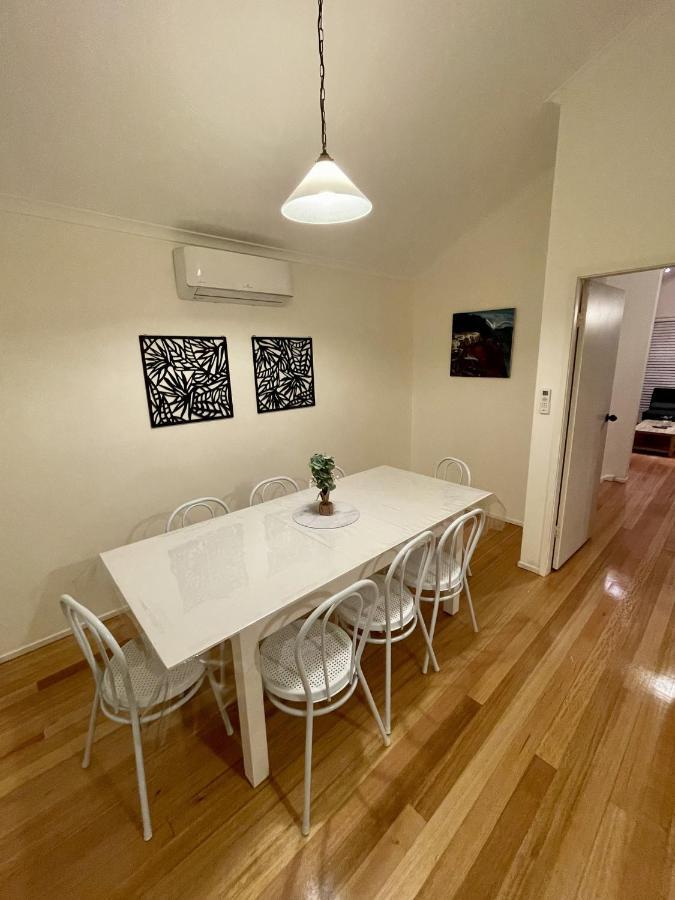 Spacious 4br Getaway With Panoramic Water & Mountain View *